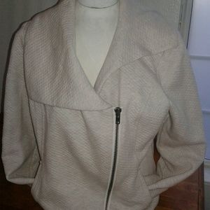 CAbi Jackets & Coats - Cabi Cream Moto Zip Jacket CAbi Jackets & Coats - Cabi Cream Moto Zip Jacket